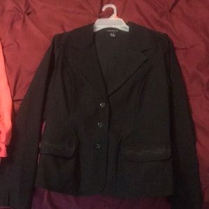 Size 6 black blazer - Laura G.- never worn